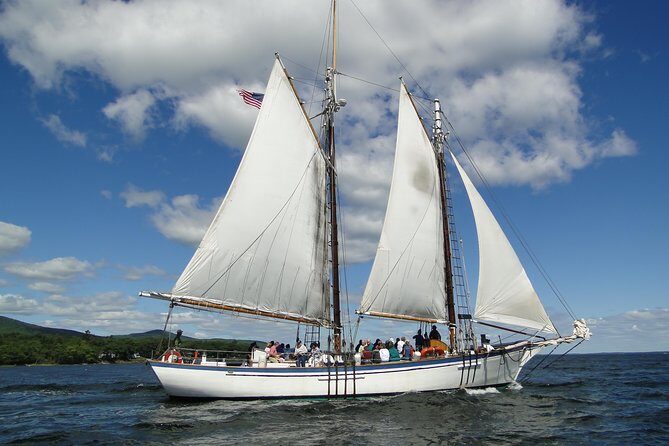 Windjammer Classic Day Sail from Camden, Maine - Experience the Charm of a Classic Maine Windjammer from Camden