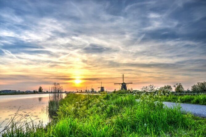 Windmill cruise through Warmond - A Gentle Ride Through the Heart of the Netherlands: Windmill Cruise through Warmond