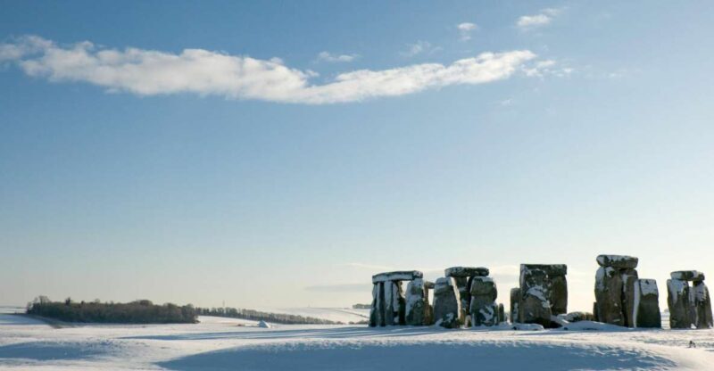 Windsor, Bath, Stonehenge & Salisbury with Christmas Lunch - Exploring the Heart of England’s Heritage on Christmas Day