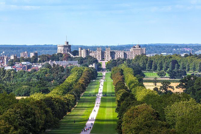 Windsor Castle and Stonehenge PRIVATE TOUR Luxury Sedan - Exploring Windsor Castle: The Queen’s Favorite Retreat