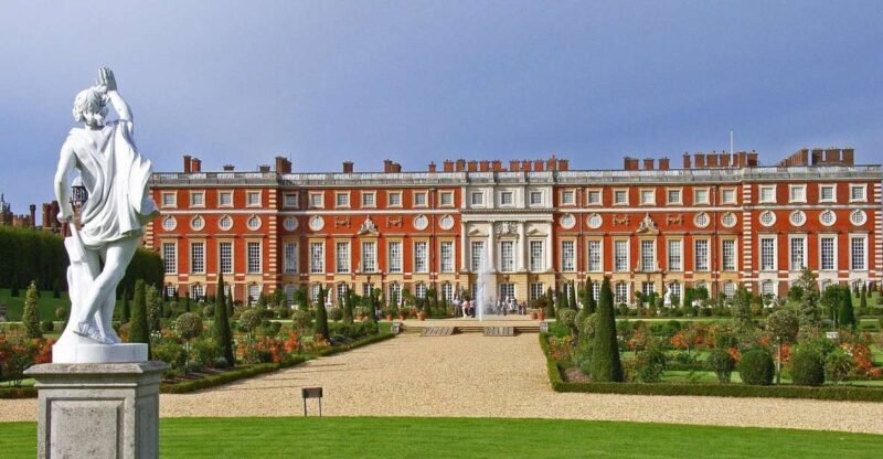 Windsor Castle Hampton Court Palace Private Tour with Pass - Discover Two of England’s Most Iconic Royal Residences in One Day