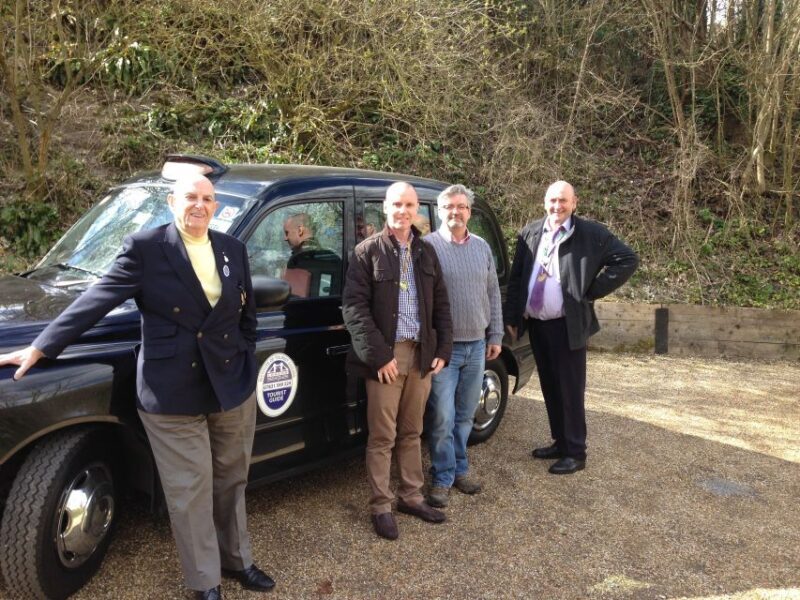Windsor Castle & Hampton Court Palace VIP Black Taxi Tour - Windsor Castle & Hampton Court Palace VIP Black Taxi Tour: A Detailed Review