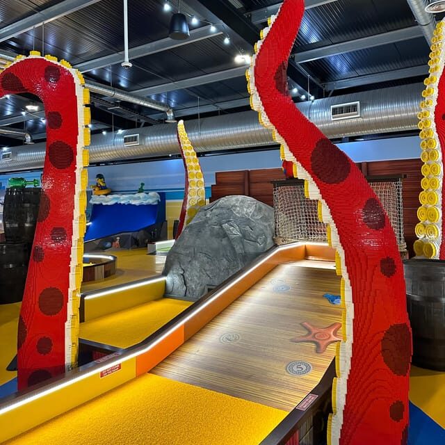 Windsor: LEGOLAND Adventure Golf - An In-Depth Look at Windsor’s LEGO Adventure Golf