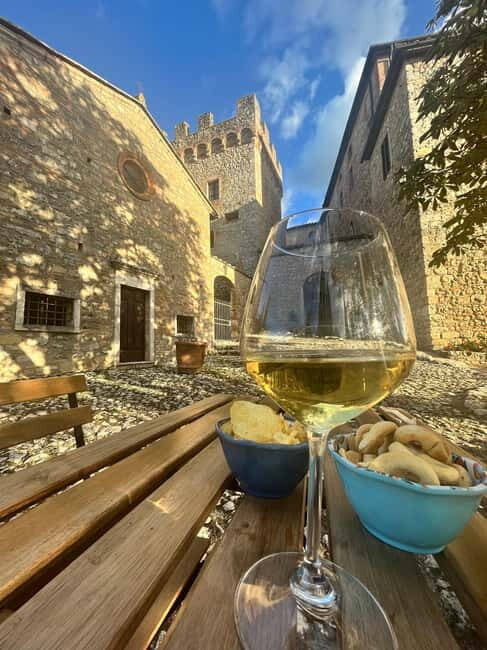 Wine aperitif at the Castle - Key Points