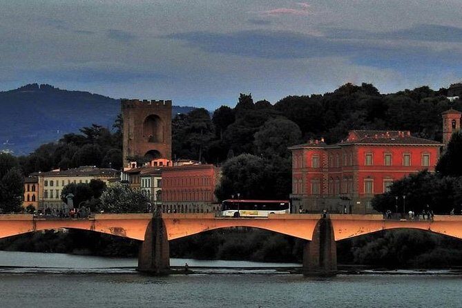 Wine on water in Florence: a private boat tour with aperitif - FAQ