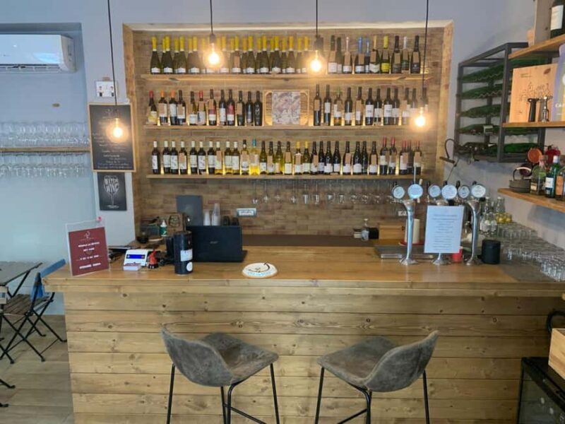 Wine Tasting Experience with Local Food Pairings in Naples - Setting the Scene: A Small-Scale but Richly Rewarding Experience