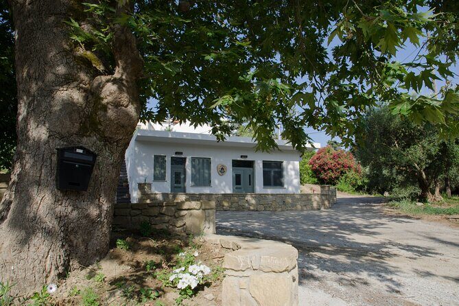 Wine Tasting: Meet the Cretan Vineyard at West Chania - Exploring the Details of the Tour