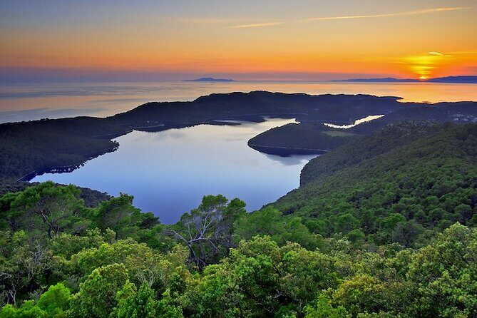 Wine Tasting - Peljeac - Ston - Oysters Tasting -Authentic Lunch - Introduction to the Tour Experience