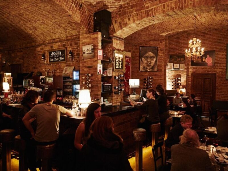 Wine Tasting Walk in Jewish Quarter Bars - Key Points