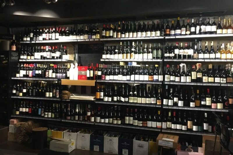 Wine Tasting Walk in Jewish Quarter Bars - What Makes This Tour Stand Out?