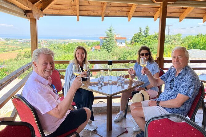 Wine Touring a Step Away from the city - Key Points