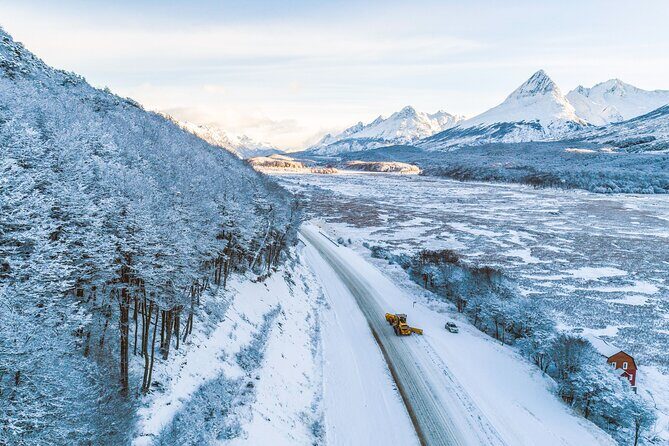 Winter in Ushuaia: Lakes Escondido and Fagnano 4x4 tour with lunch - What Makes This Tour Stand Out?