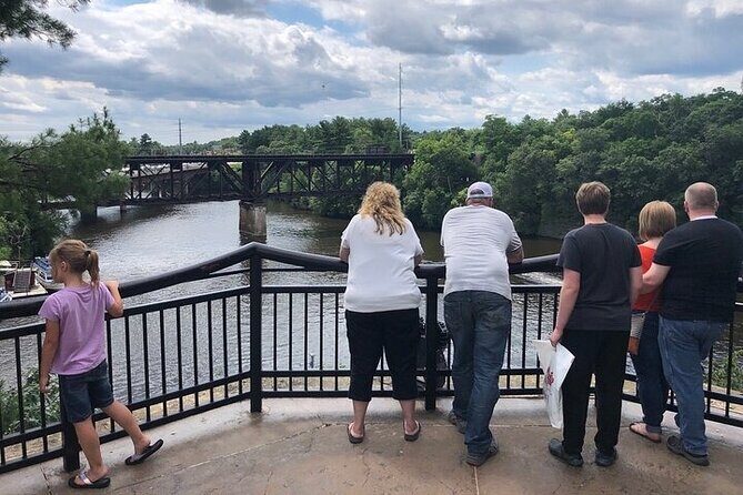 Wisconsin Dells Scavenger Hunt Walking Activity - A Closer Look at the Itinerary