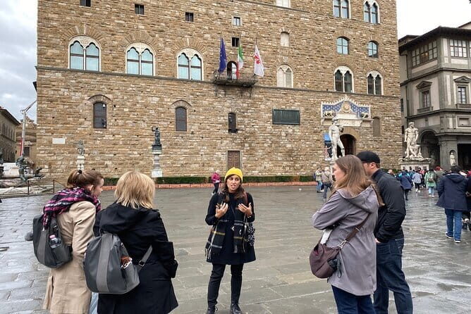 Women of Florence Walking Tour with City Highlights and Medici Chapel - Detailed Breakdown of the Itinerary