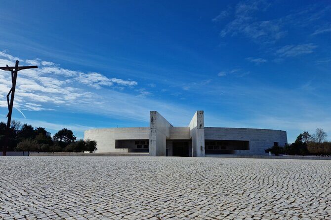 Wonderful Private Full Day Tour in Fátima, Nazaré, Óbidos - Key Points