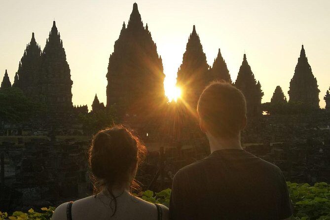 WONDERFULL JOGJA01 (Borobudur+Prambanan+City Tour+lunch 10 hours) - FAQ
