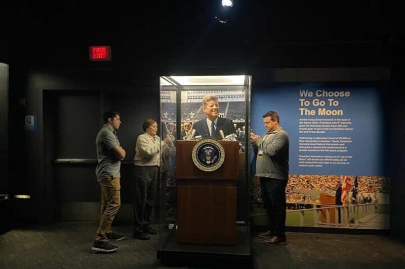 World Cup: Houston NASA Spanish Tour Guide & Tunnel Tour - Who Will Love This Tour?