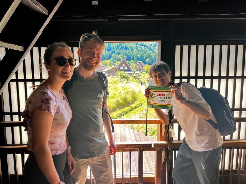World Heritage Shirakawa-go and KanazawaTour by Professional guide - Kenroku-en brings the day back to Kanazawa