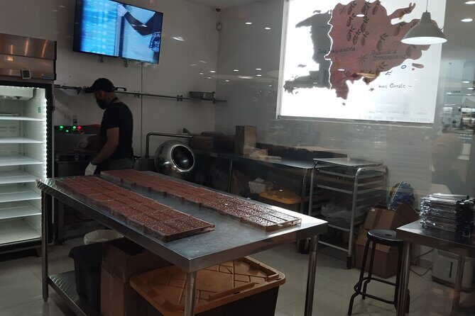 World Mart Souvenirs Store - Guided Tour - Price and Value Analysis