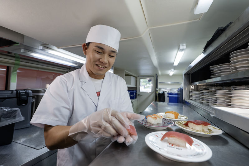 Worlds first! SUSHI BUS TOKYO (All you can eat revolving sushi) - Practical details before you board