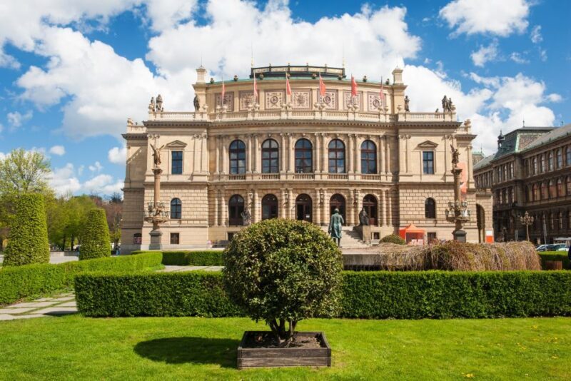 World War II History Tour of Prague's Old Town - What Could Be Better?