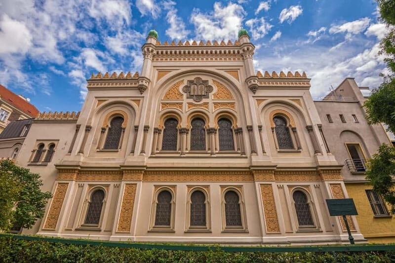 World War II History Tour of Prague's Old Town - FAQ
