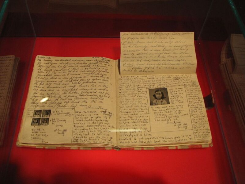 World War II in Amsterdam Private Guided Tour - Key Points