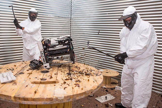 Wreck Room - A Destruction Experience, Standard Wrecking - Who Is This Tour Best For?