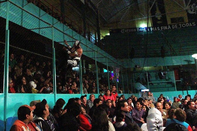 Wrestling in Puebla (Monday only) - Key Points