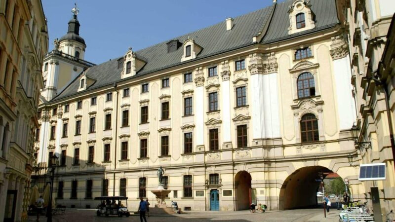 Wrocaw: 2-hour e-bus tour with driver-guide up to 16 people - Key Points