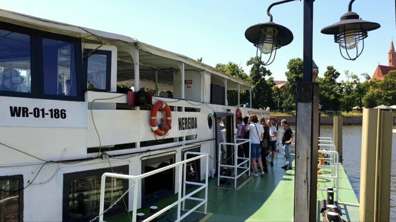 Wrocaw: Boat cruise with a licensed guide (1 hour) - Exploring Wrocław from the Water: A Deep Dive