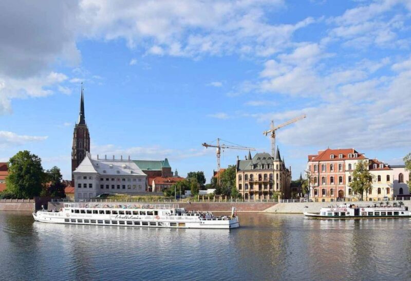 Wrocaw: Long City Walk and Luxury Ship Cruise (for groups) - Key Points