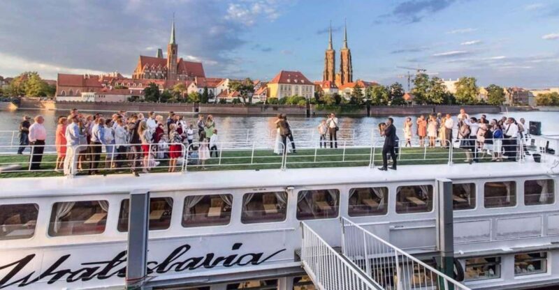 Wrocaw: Long City Walk and Luxury Ship Cruise (for groups) - Why This Tour Works Well
