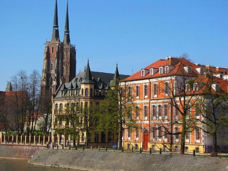 Wrocaw: Ostrów Tumski and Old Town Highlights Private Tour - Who Should Consider This Tour?