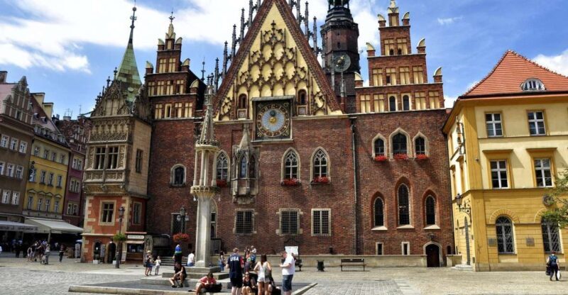 Wrocaw: Ostrów Tumski and Old Town Highlights Private Tour - The Sum Up