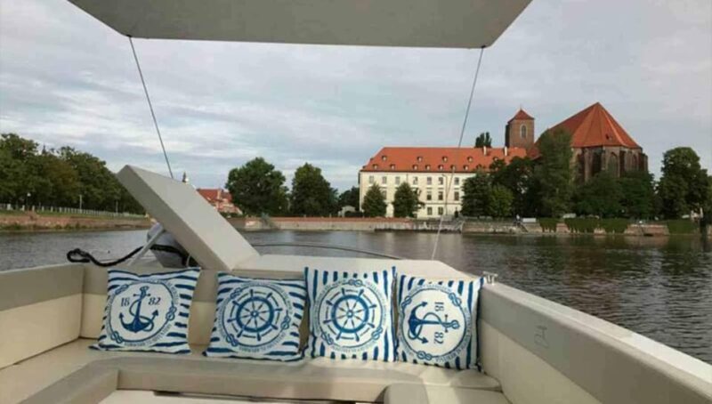 Wrocaw: Solar gondola cruise on the Oder with a guide - A Detailed Look at the Experience