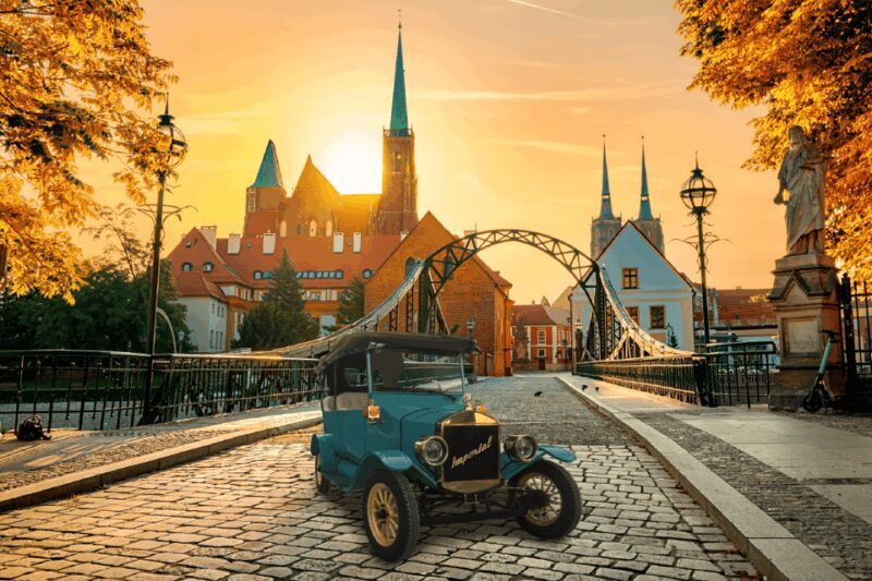 Wrocaw: Tour of the Old Town in an Imperial E-car - Who Will Love This Tour?