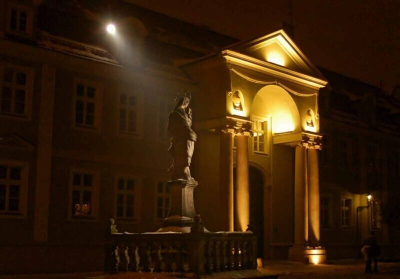 Wroclaw: 2-Hour Mysterious Walking Night Tour - The Experience in Detail