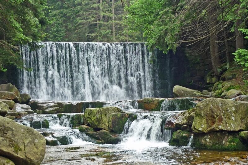 Wroclaw Day Tour to Giant Mountains, Karpacz, Palaces Valley - Transportation and Group Size