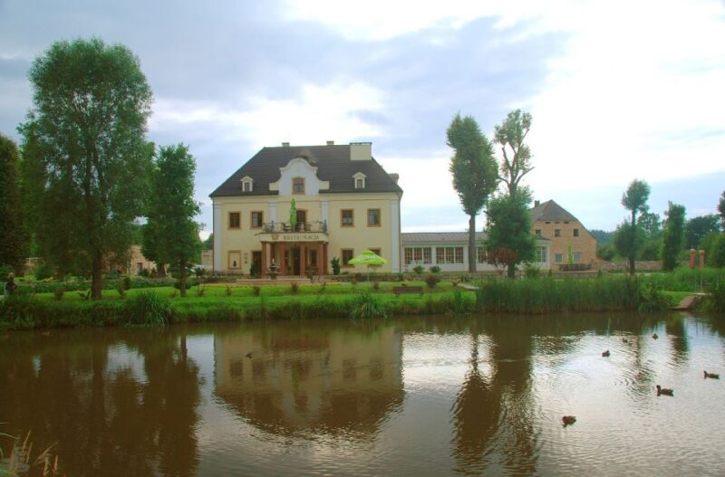Wroclaw Day Tour to Giant Mountains, Karpacz, Palaces Valley - Pricing and Value