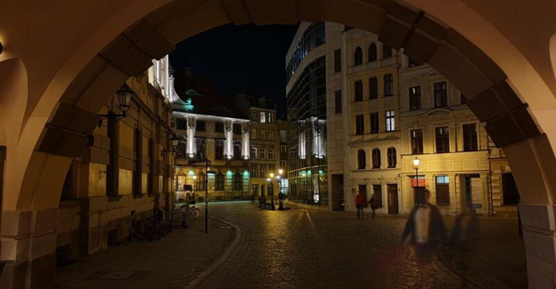 Wroclaw: Guided City Night Tour (2 hours) - A Closer Look at the Wroclaw Night Tour