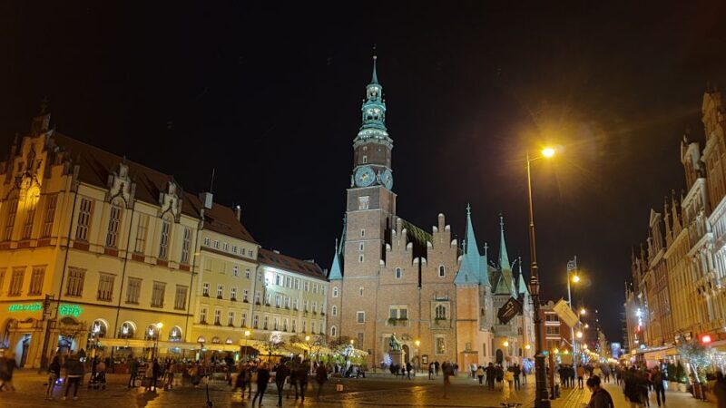Wroclaw: Guided City Night Tour (2 hours) - FAQ