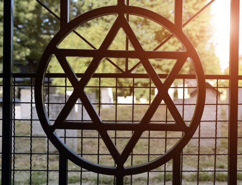 Wroclaw Jewish Quarter Private Guided Tour - The Old Jewish Cemetery and Cemetery Art