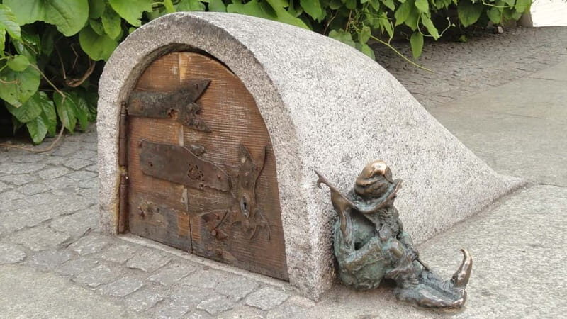 Wroclaw: Old Town, Ostrów Tumski, and Dwarves Guided Tour - Deep Dive into the Itinerary
