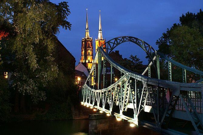 Wroclaw: Ostrow Tumski & Old Town Highlights Private Walking Tour - Key Points