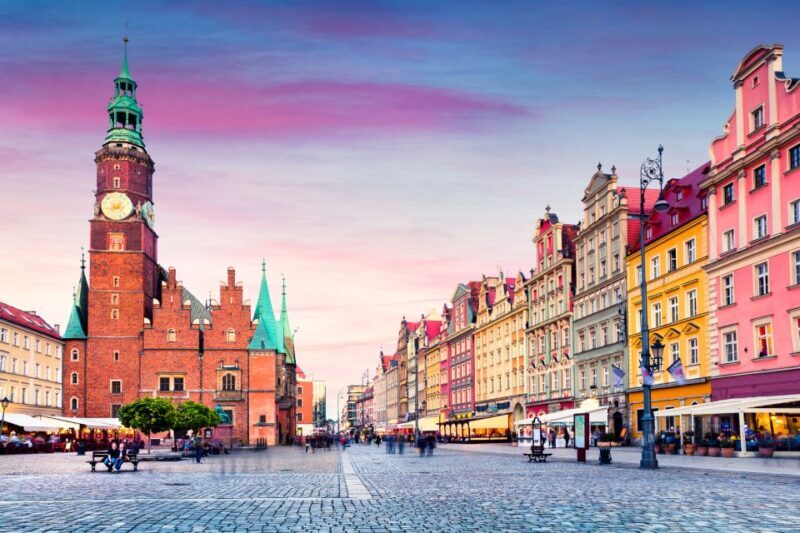Wroclaw: Private Old Town Guided Walking Tour (2 h) - A Closer Look at the 2-Hour Wroclaw Old Town Tour