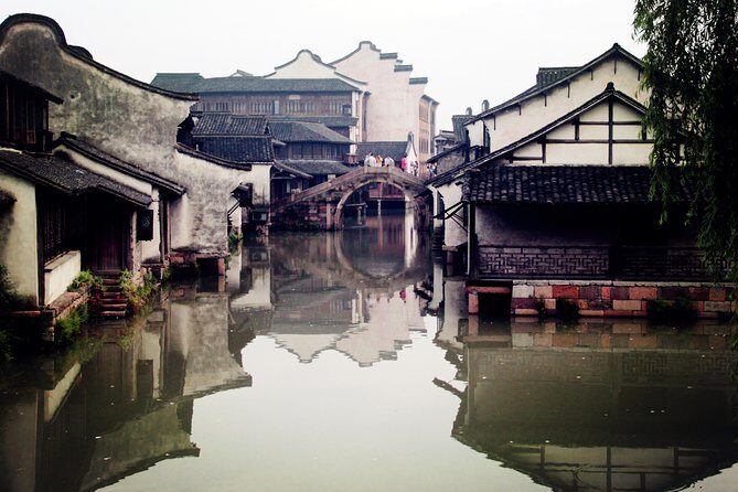 Wuzhen Water Town Delight Tour With Riverside Lunch Experience - A Deep Dive into the Wuzhen Water Town Delight Tour