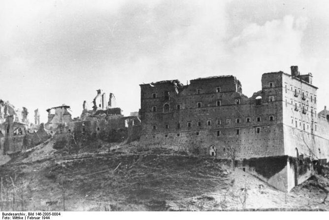 WWII BATTLEFIELDS: Montecassino and Rapido River from Rome - An Honest Look at the WWII Battlefields Tour: Montecassino and Rapido River from Rome
