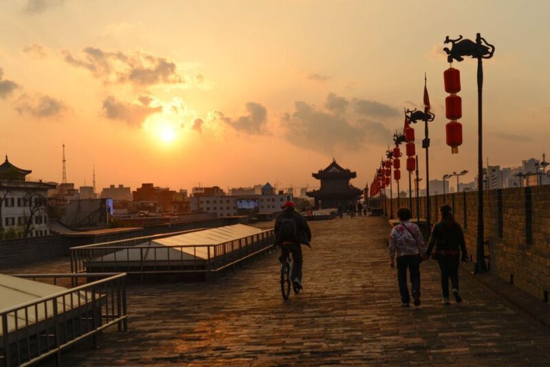 Xi'an City Wall Private Guided Tour with Cycling Option - An In-Depth Look at the Xian City Wall Tour