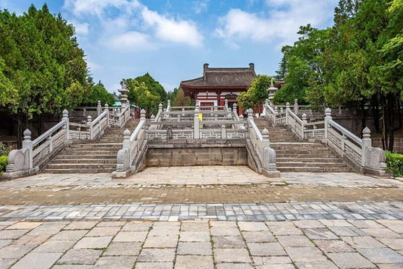 Xi'an: Famen Temple, Qianling, and Maoling Day Trip - Exploring Xian’s Tombs and Temples: A Deep Dive